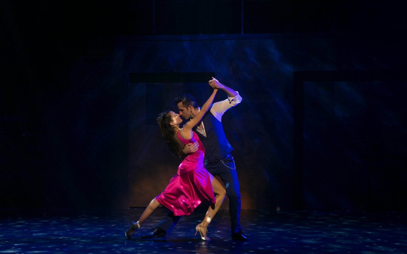 Micaela Spina and Juan Cupini in Arrabal.