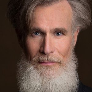 Tom Nelis Headshot